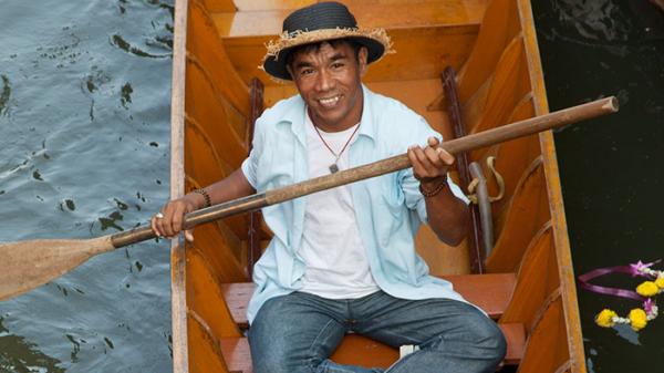 Conducting PD therapy at home gives Teeramanas the freedom to do the things he loves – traveling and singing throughout Thailand. 